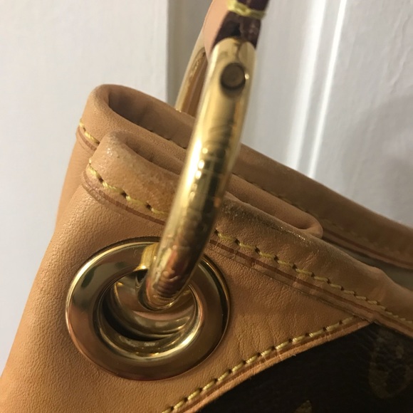 Louis Vuitton Galleria - Picture 7 of 8